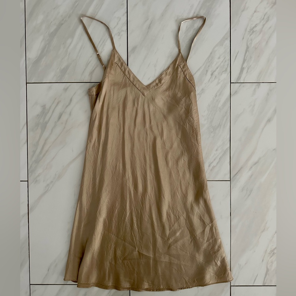 Silk slip dress In champagne